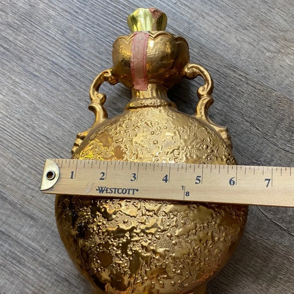 Vintage Jim Beam 24kt Gold Plated Whiskey Decanter Blue Rose Medallion
